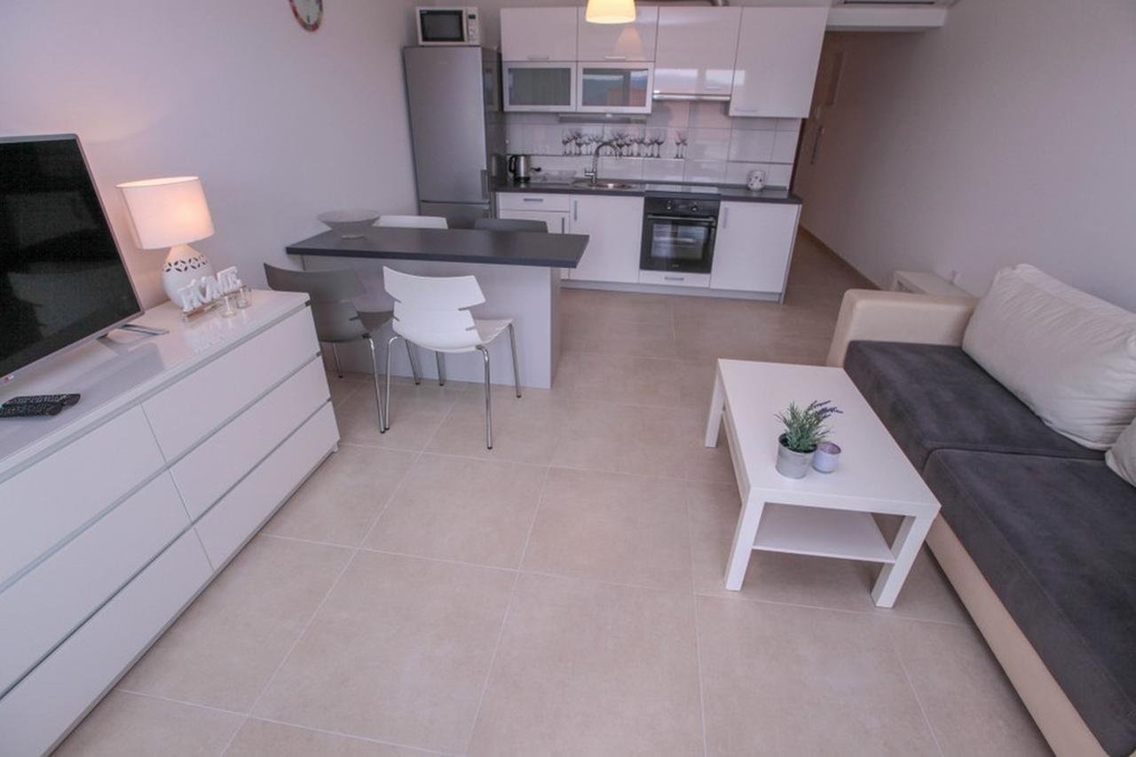 קלק Apartments Zoya מראה חיצוני תמונה